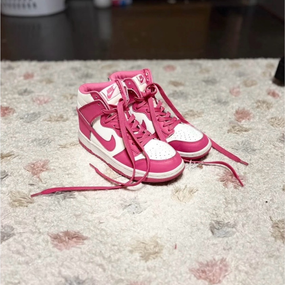 Nike High-Top Sneakers in Pink and White